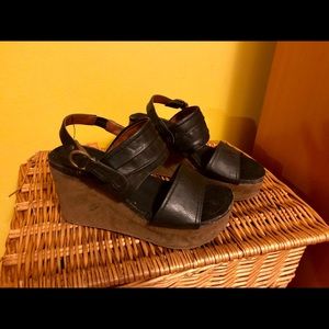 Women’s leather sandals size 8